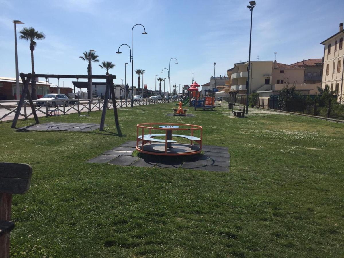 Pousada Copacabana Praia - Affittacamere - Casa Vacanza A Porto SantʼElpidio Extérieur photo
